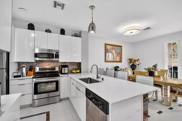 Lake Worth, FL 33463,7614 Sonesta Shores DR