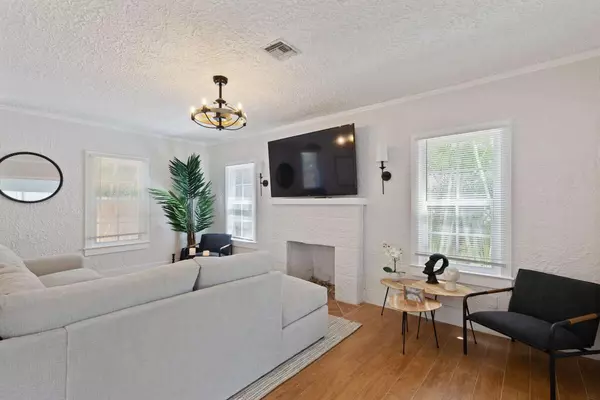 West Palm Beach, FL 33405,209 Lytton CT