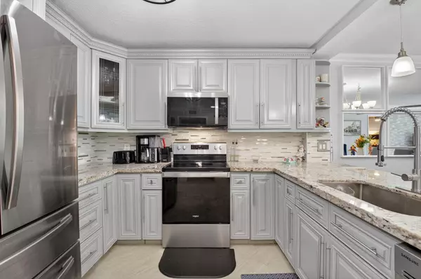 Boca Raton, FL 33496,9070 Tracy CT 5