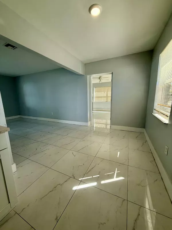 Lake Worth Beach, FL 33460,614 N E ST 2