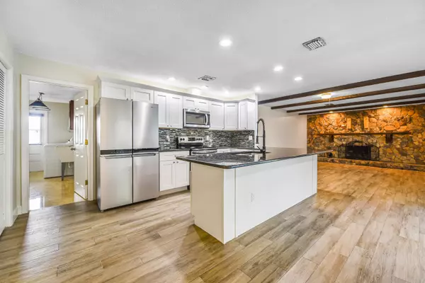 Coral Springs, FL 33065,8385 NW 14 ST