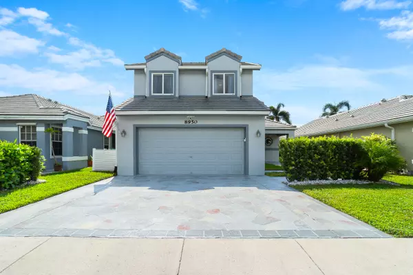 8950 N Lake Park CIR, Davie, FL 33328