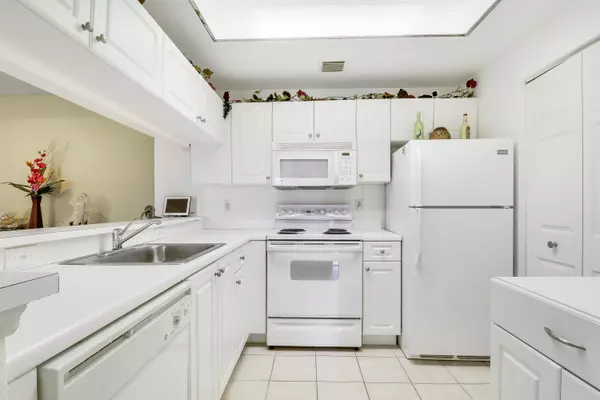 Palm Beach Gardens, FL 33410,2802 Sarento PL 304