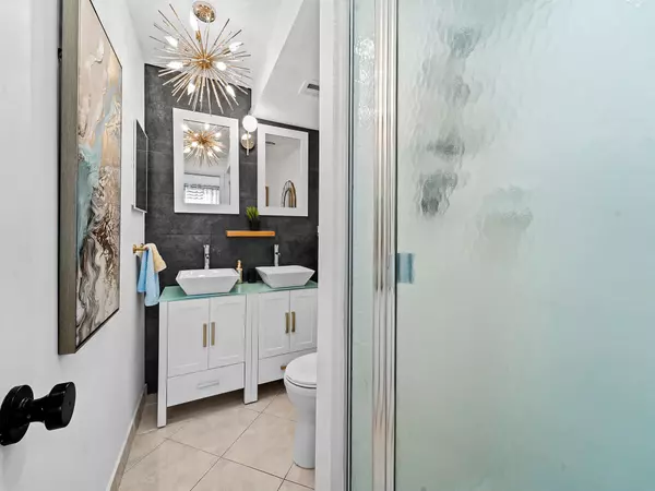 Boca Raton, FL 33432,13 Royal Palm WAY 5030