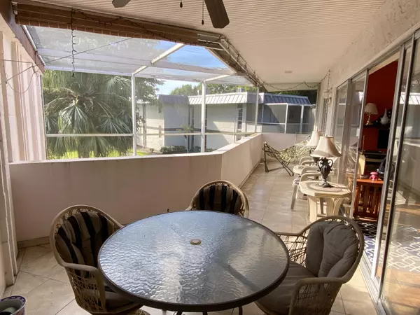Royal Palm Beach, FL 33411,7 N Greenway 211