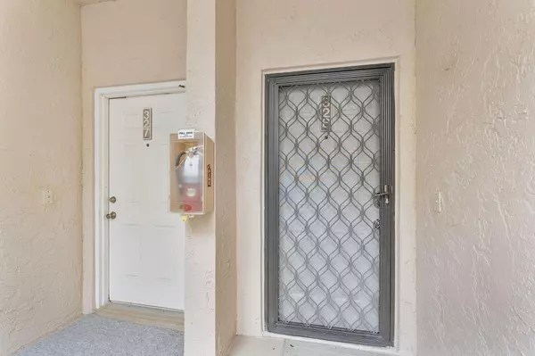 Coconut Creek, FL 33066,4400 NW 30th ST 328