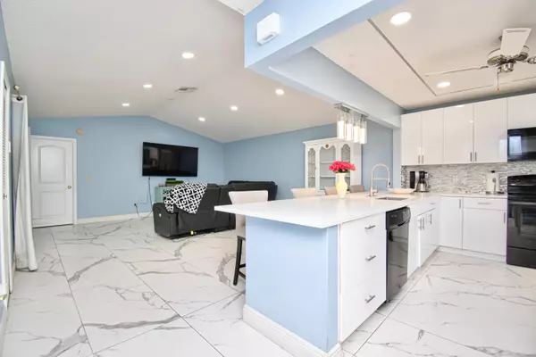 Boca Raton, FL 33433,23301 Barlake DR 23