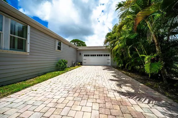 Lantana, FL 33462,6164 N Ironwood LN
