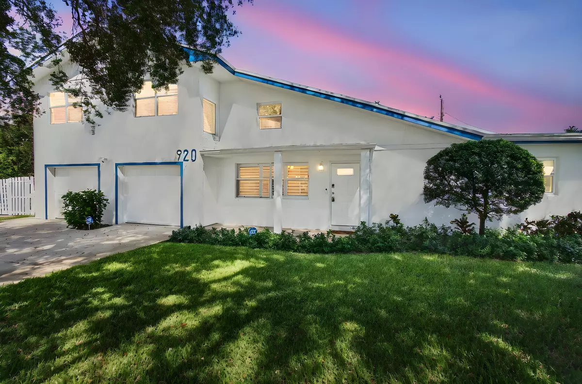 North Palm Beach, FL 33408,920 Lighthouse DR