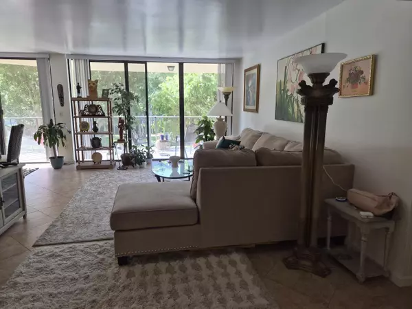 Boca Raton, FL 33487,859 Jeffery ST 3030