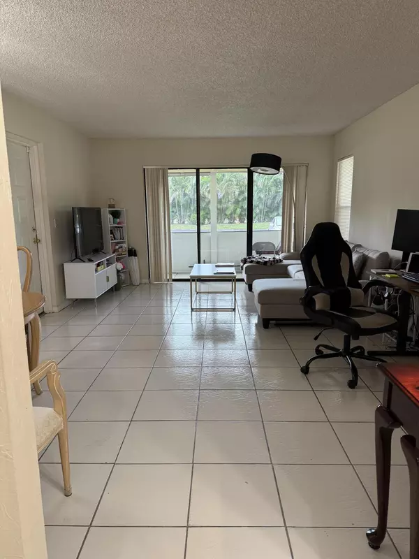 Greenacres, FL 33415,721 Sunny Pine WAY A1