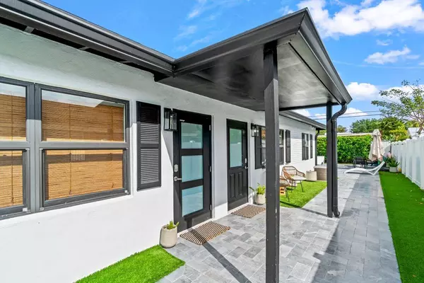 Delray Beach, FL 33444,217 NE 11th ST 217-219