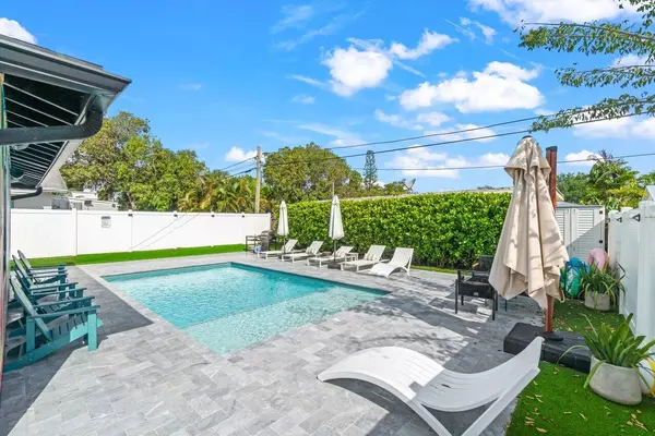 Delray Beach, FL 33444,217 NE 11th ST 217-219