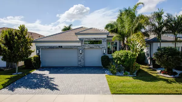 9858 Golden Dunes LN, Boynton Beach, FL 33473