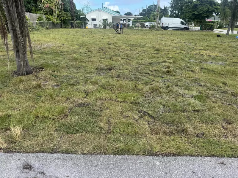 3734 Gulfstream RD, Palm Springs, FL 33461