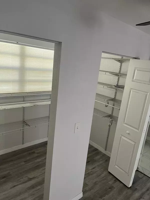 Mangonia Park, FL 33407,5706 Candlewood AVE