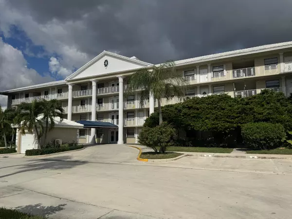 West Palm Beach, FL 33409,3521 Village BLVD 104