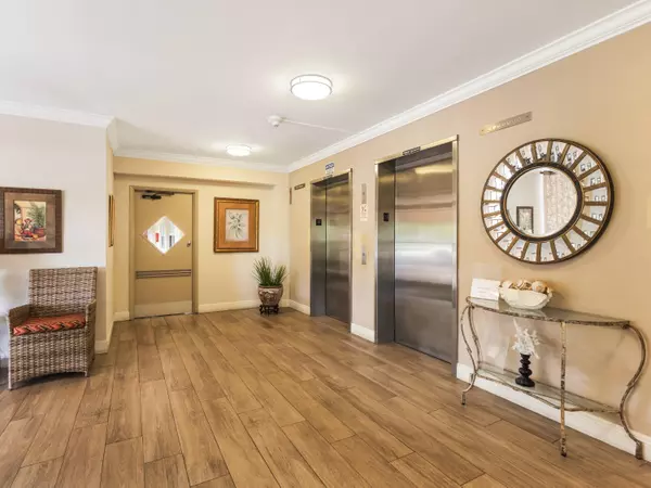 Pompano Beach, FL 33069,4030 W Palm Aire DR 506