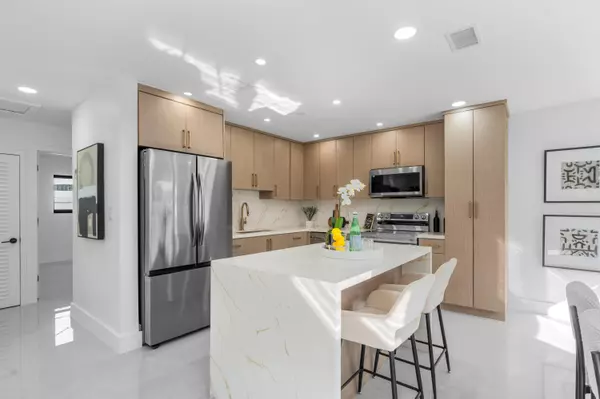 Deerfield Beach, FL 33441,1659 SE 8th AVE