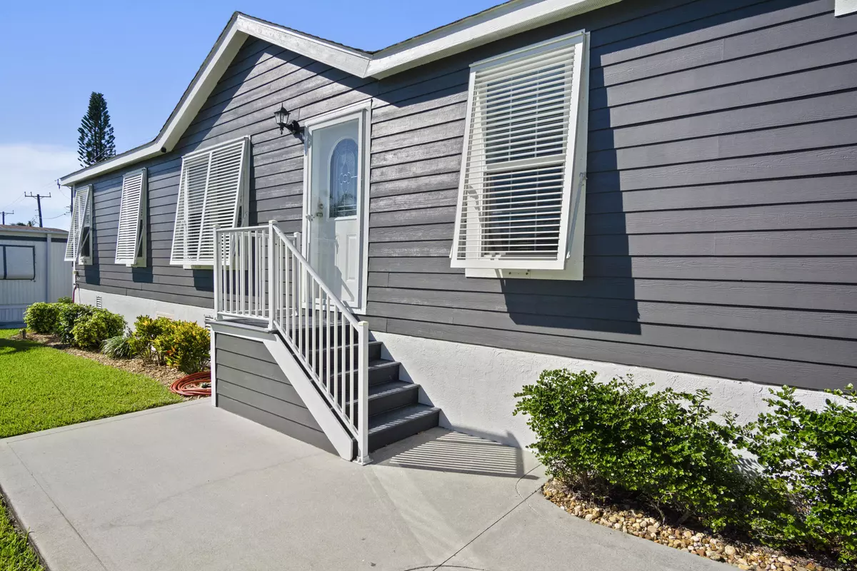 Hobe Sound, FL 33455,8328 SE Swan AVE