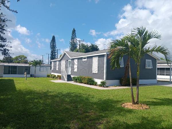 8328 SE Swan AVE, Hobe Sound, FL 33455