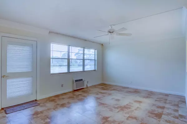 West Palm Beach, FL 33417,19 Hastings B