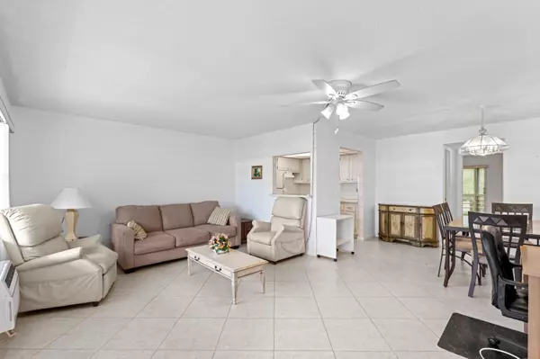 West Palm Beach, FL 33417,171 Windsor H