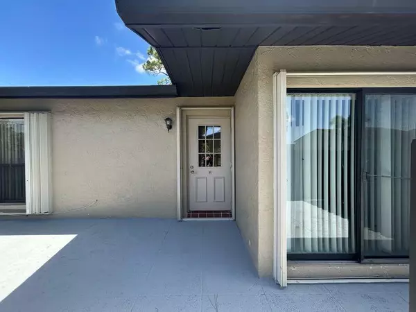 Greenacres, FL 33415,725 Sunny Pine WAY A