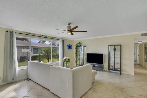 Delray Beach, FL 33445,202 W High Point TER A