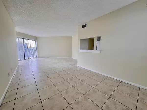 West Palm Beach, FL 33401,1820 N Congress AVE 410