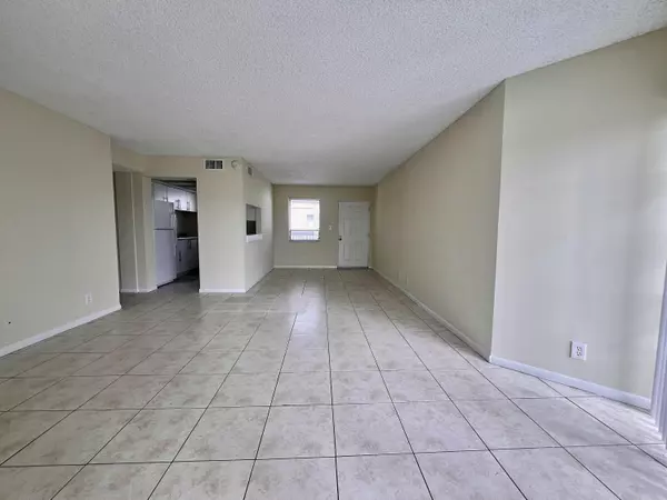 West Palm Beach, FL 33401,1820 N Congress AVE 410
