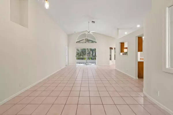 Greenacres, FL 33413,300 Hammocks TRL