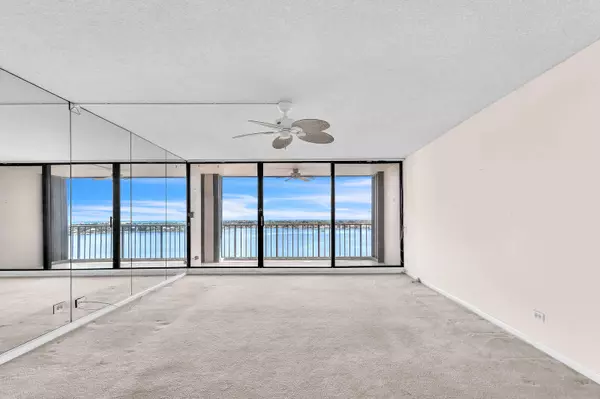 North Palm Beach, FL 33408,132 Lakeshore DR 1117