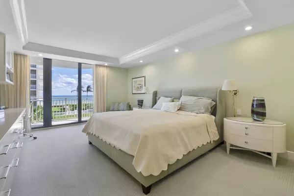 Palm Beach, FL 33480,2580 S Ocean BLVD 1c3