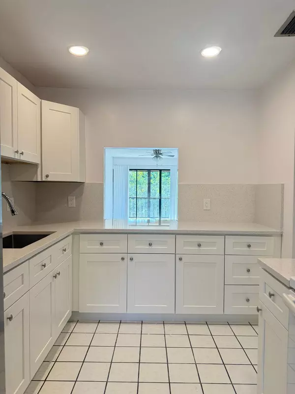 West Palm Beach, FL 33415,5987 Forest Hill BLVD 203