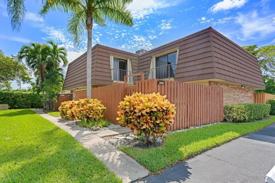 3960 August DR, Lake Worth, FL 33461
