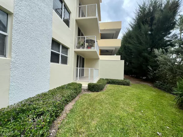South Palm Beach, FL 33480,3540 S Ocean BLVD 108