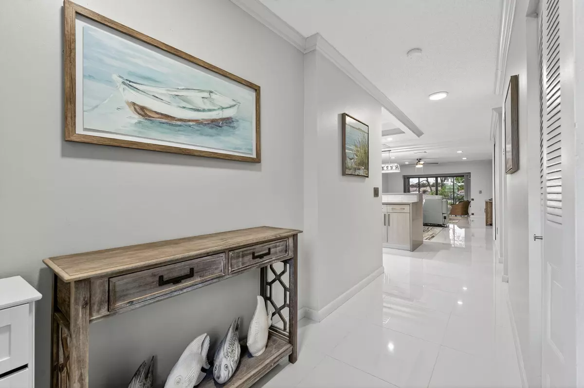 Boca Raton, FL 33433,8450 Casa Del Lago J