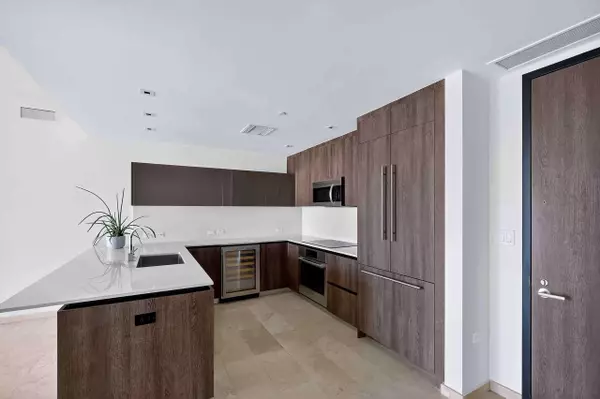 Miami, FL 33130,88 SW 7th ST 3003