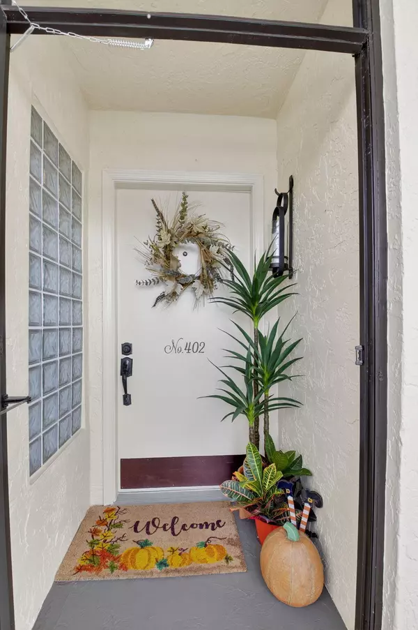 Boca Raton, FL 33428,23279 Barwood LN 402