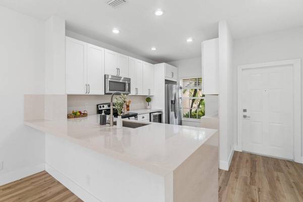 6427 Park Lake CIR, Boynton Beach, FL 33437