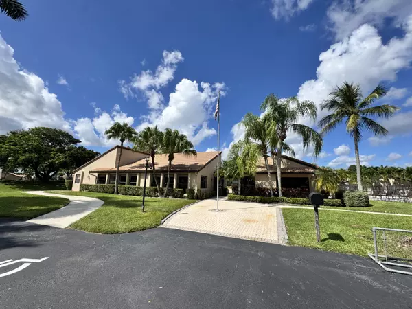 Boca Raton, FL 33434,8393 E Boca Glades BLVD