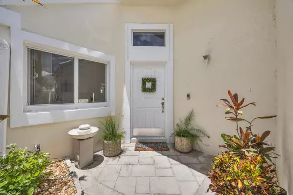Palm Beach Gardens, FL 33418,30 Selby LN