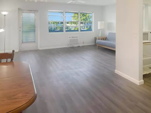 West Palm Beach, FL 33417,94 E Northampton