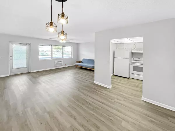 West Palm Beach, FL 33417,94 E Northampton