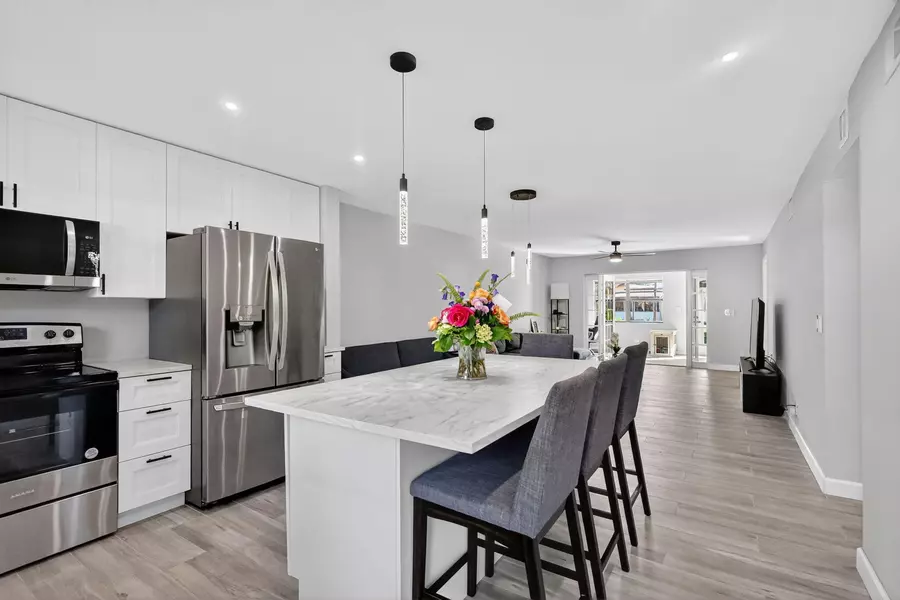 275 Gate RD 117, Hollywood, FL 33024