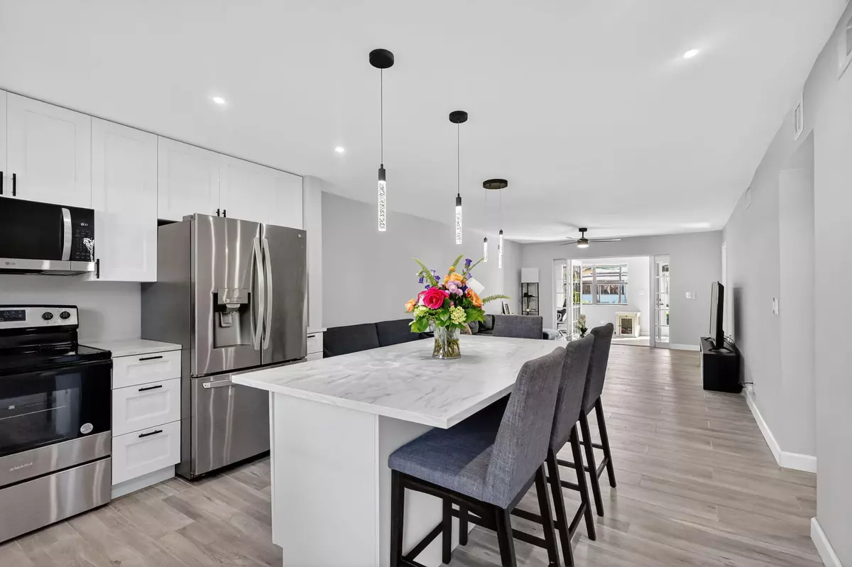 Hollywood, FL 33024,275 Gate RD 117