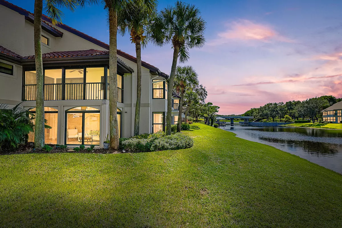 Jupiter, FL 33477,16647 N Traders XING 126