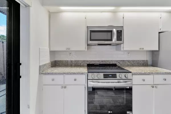 West Palm Beach, FL 33409,557 Green Springs PL