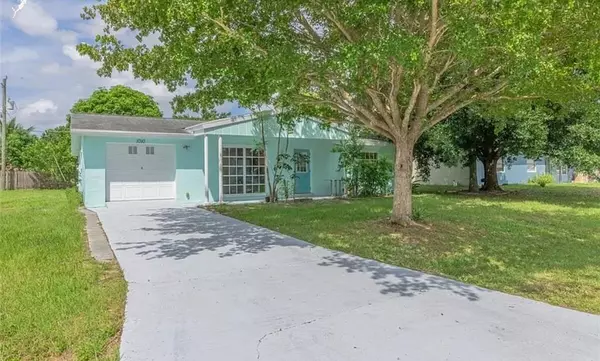 Port Saint Lucie, FL 34983,1010 SE Euclid LN